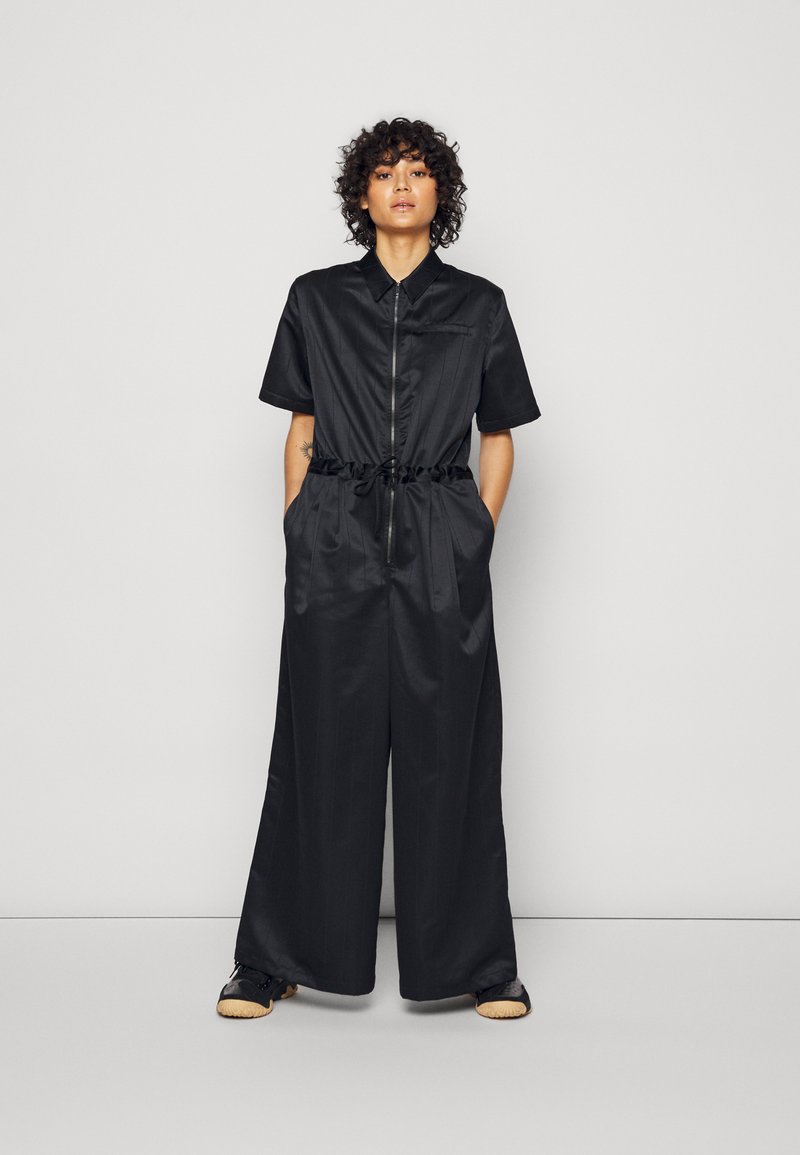 Damen Kleider | Jordan HERITAGE FLIGHTSUIT Jumpsuit black/gym red/schwarz - RF68842 Damen Kleider | Jordan HERITAGE FLIGHTSUIT Jumpsuit black/gym red/schwarz - RF68842