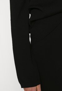 ARKET Camisola - black