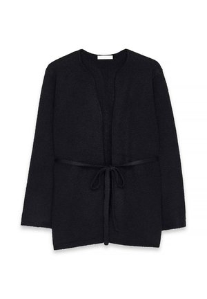 Cardigan nero realizzato in tessuto morbido, design a bottone aperto, maniche lunghe, presenta una cintura coordinata in vita per una regolabilità.