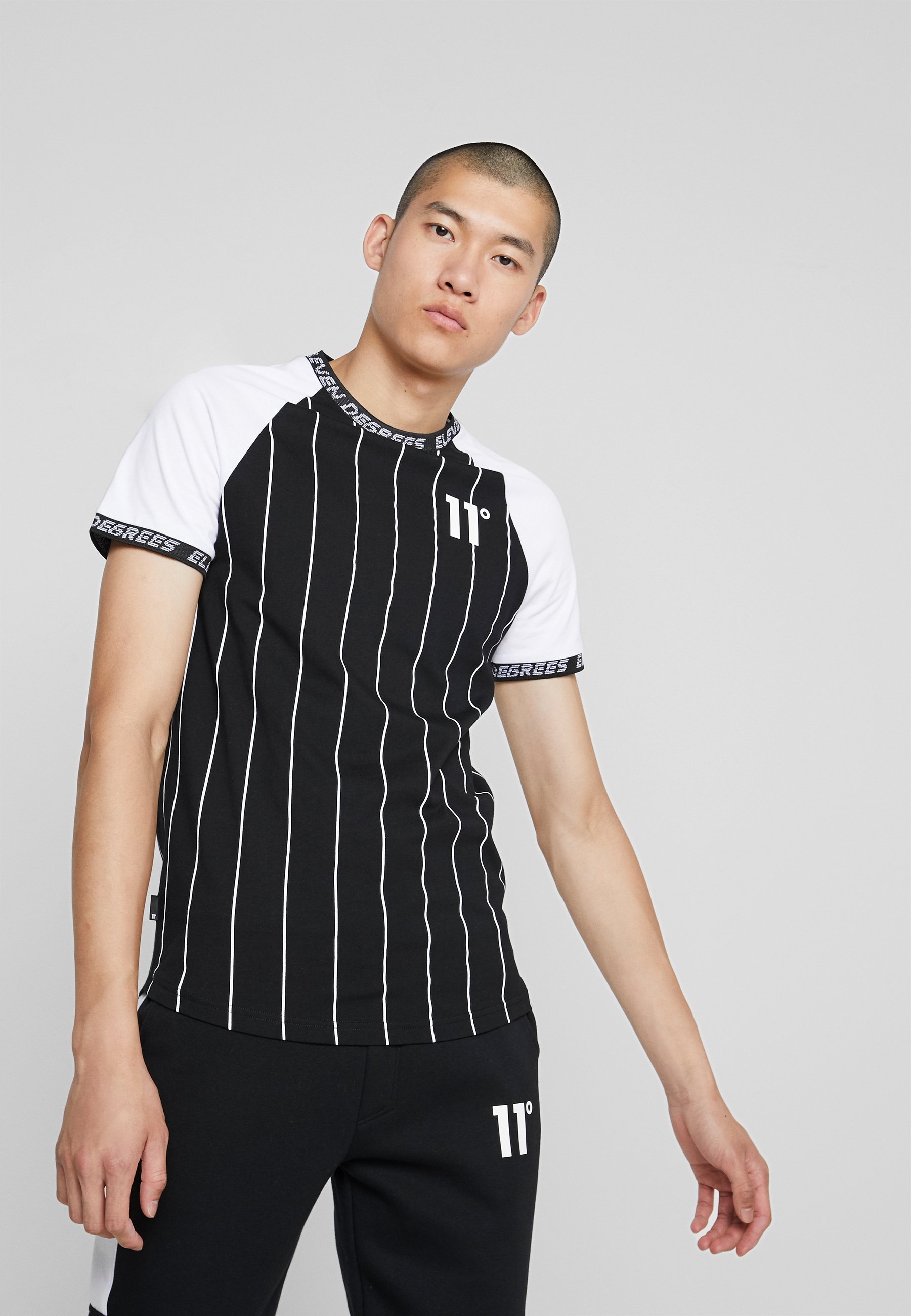 11 DEGREES VERTICAL STRIPES Camiseta estampada black 11 Degrees de los Hombres Camiseta Estampada a la Espalda
