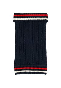 Bufanda de cuello tejida en color navy con un patrón de trenzas, con un puño acanalado acentuado por rayas rojas, blancas y azules. Textura suave, forma flexible.