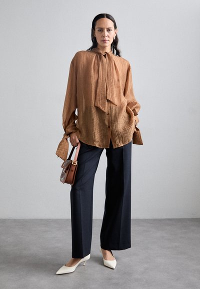 Stuart Weitzman POWER - Klasiski papēži - cream