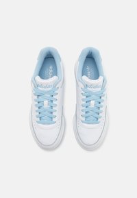 adidas Originals COURT SUPER - Treniņu apavi - footwear white/clear sky