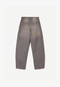 Niewybrane, mottled dark grey