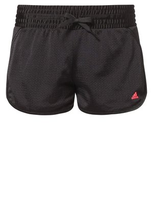 Czarne sportowe spodenki z elastycznym pasem, sznurkiem i małym różowym logo Adidas na dolnej lewej nodze.