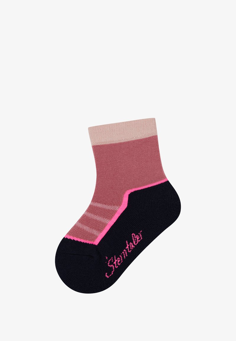 Bunte Socke mit einem Design in Pink, Kastanienbraun und Marineblau sowie gestreiften Mustern. Hergestellt aus weichem Material, mit pinken Akzenten und Logo.