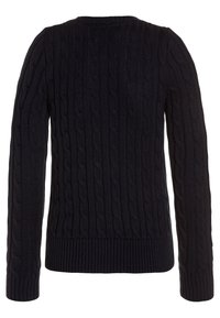 Marinblått stickat tröja med ett kabelmönster, ribbat rundhals och mudd. Materialet har en mjuk textur och en avslappnad passform.