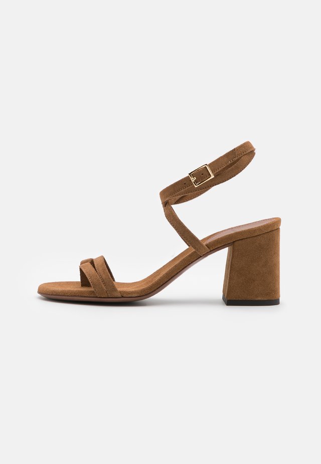 HEEL - Sandały - camel