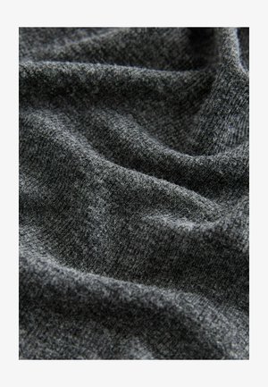 Dunkelgrauer Stoff mit einer weichen Textur, der ein dezentes gewebtes Muster und leichte Farbvariationen aufweist, die Tiefe und Dimensionalität erzeugen.