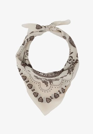 Beżowa trójkątna bandana z czarnymi wzorami kwiatów i serc, zawiązana prostym węzłem na górze.