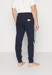 Tommy Hilfiger TRACK PANT ESTABLISHED - Nachtwäsche Hose - desert sky