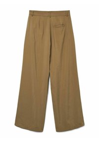 Pantalon de couleur marron clair, fabriqué en tissu doux, avec un design à jambes larges, des plis et une poche arrière.