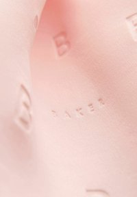 Baker by Ted Baker CUTOUT BOW EMBOSSED-REGULAR FIT - Kasdienė suknelė - pink