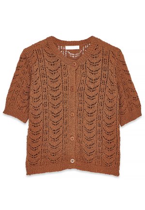 Rjavi kratki pleteni kardigan s kratkimi rokavi, z vzorcem valovite čipke in petimi gumbi spredaj na belem ozadju.