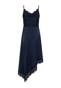 Robe nuisette en satin bleu marine avec fines bretelles, bordure en dentelle au niveau du décolleté et ourlet asymétrique.
