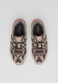 ASICS SportStyle GEL SONOMA UNISEX - Sneakers low - black/clay canyon