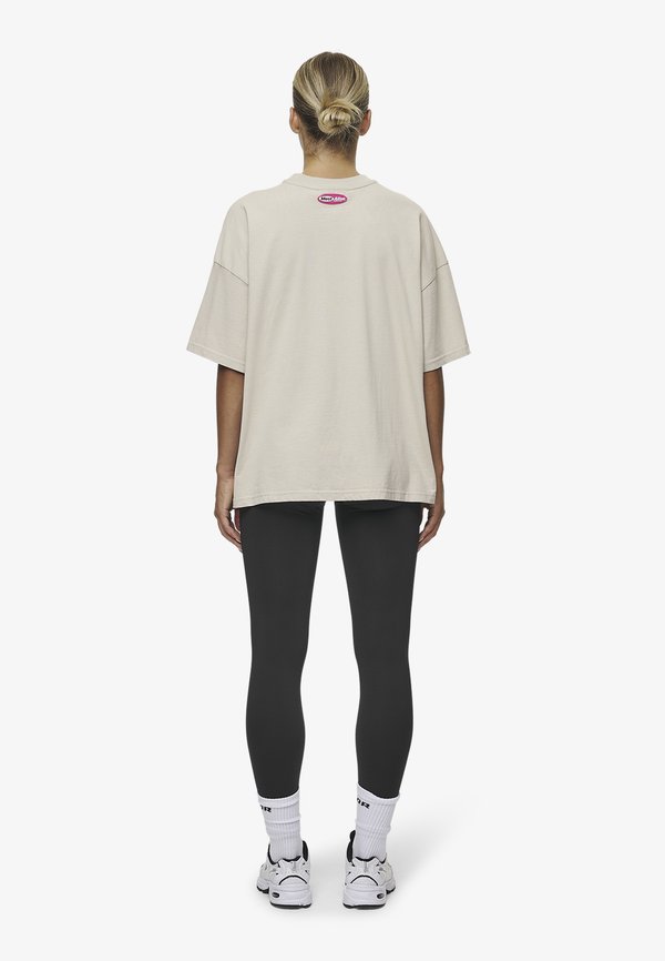 TORI HEAVY OVERSIZED TEE - Print T-shirt2