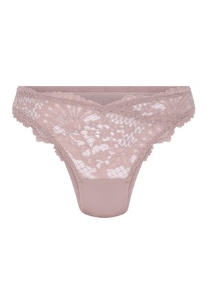 Spitzen-String in zartem Rosa mit Blumenmuster, transparenten Details vorne und glattem Stoff auf der Rückseite. Feine Abschlüsse entlang der Ränder.
