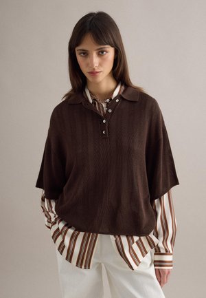 REGULAR FIT WITH ELBOW-LENGTH SLEEVES - Strickpullover - dark brown