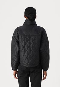 Ellesse HEIDE - Lett jakke - black