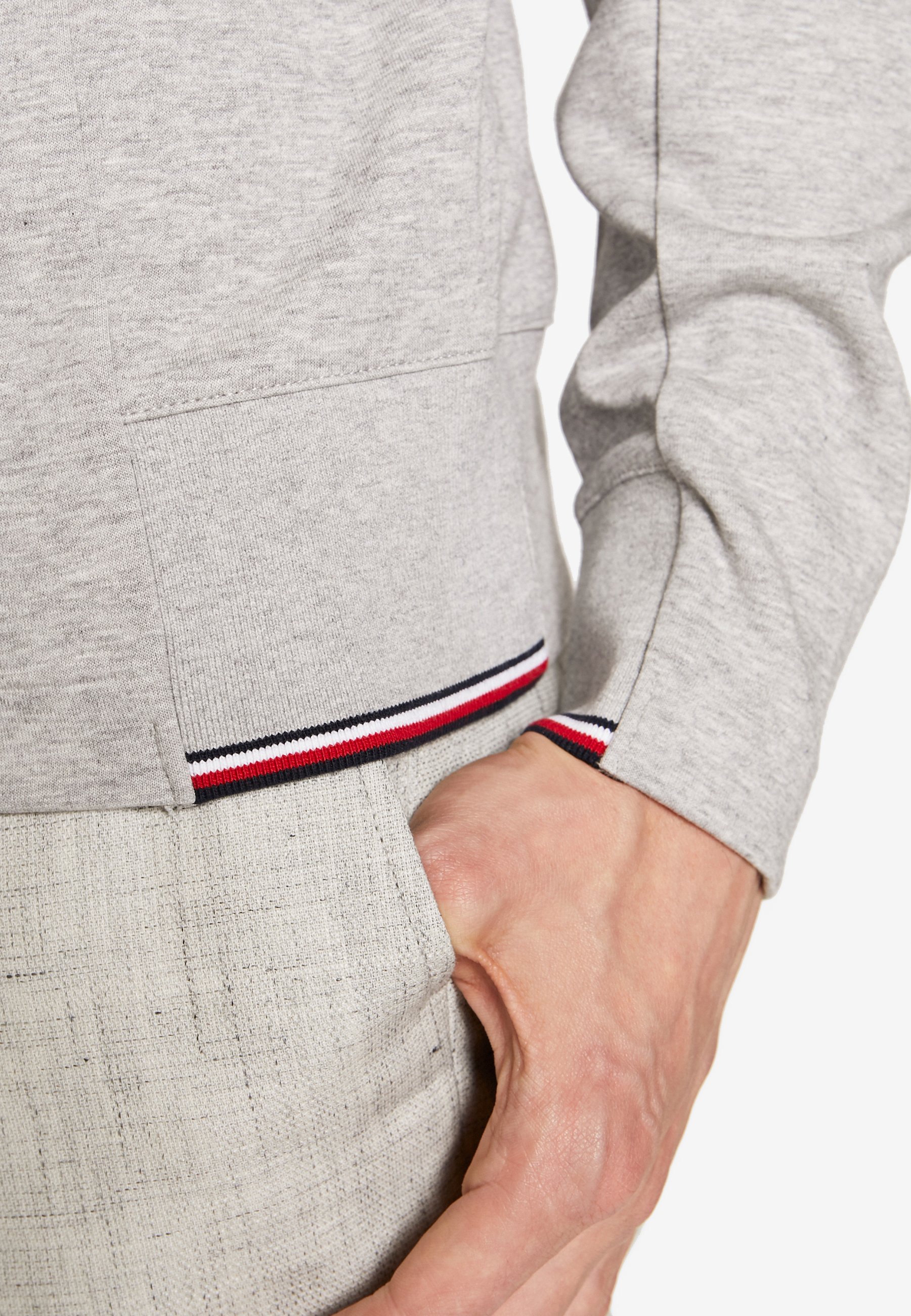 Sudadera Tommy MW0MW09484501 - Alejandro Moda ropa hombre zaragoza 