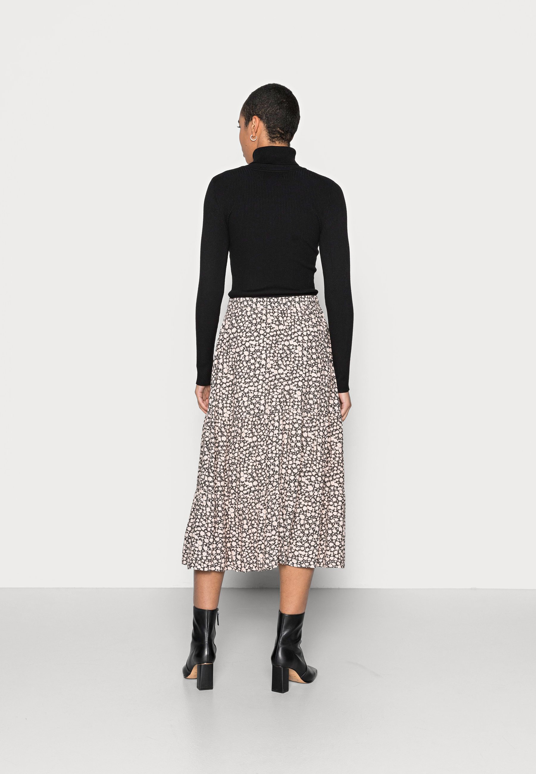 A-line skirt - dusty nude