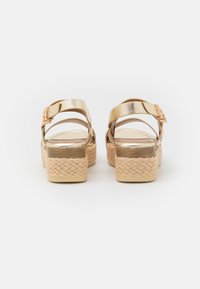 Anna Field Alpercatas - gold