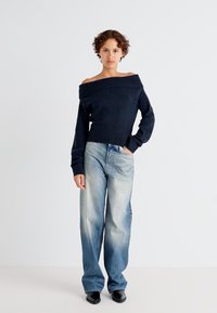 Weekday LOLO OFF SHOULDER  - Pulover - navy