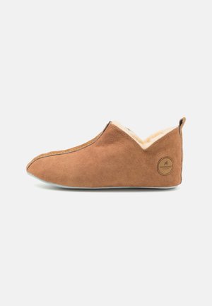 Shepherd LINA - Pantuflas - antique cognac