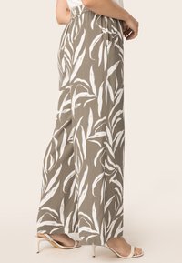 QUIOSQUE Kalhoty - beige