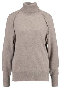 Pull marron clair avec un col roulé haut, des poignets et un ourlet côtelés. Présente des coutures d'épaule festonnées et un petit détail de logo sur le côté.