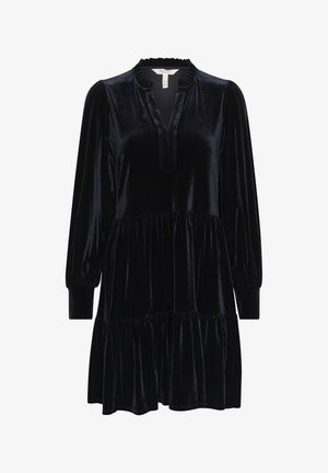 Rochie din catifea albastră cu fuste în straturi, mâneci lungi și puff, și un decolteu cu volane. Prezintă un decolteu adânc în formă de V și o textură moale.