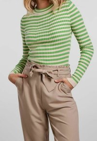 Pieces Stickad tröja - light green