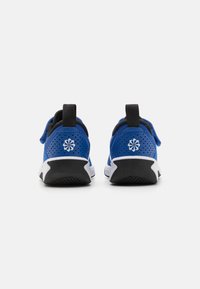 Nike Performance OMNI MULTI-COURT - Trainers - game royal/white/black