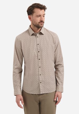 Lange mouw knoopshirt in lichtbeige met een geometrisch bruin patroon, met een kraagontwerp en bruine knopen; gladde stofstructuur.