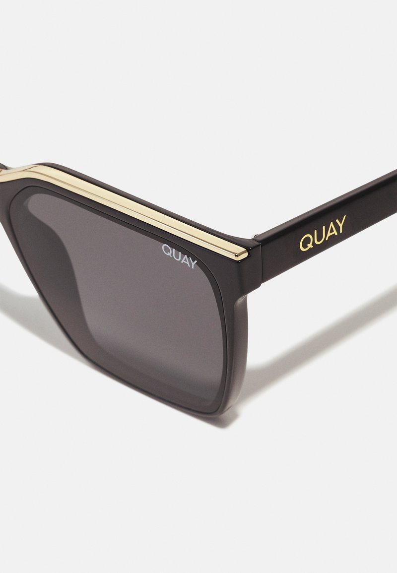 QUAY AUSTRALIA LEVEL UP - Sunglasses - black/gold/smoke  display picture 1