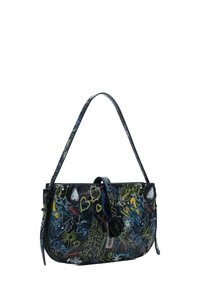 Geantă neagră cu un design colorat în stil graffiti. Are o formă curbată, un singur mânere și un închidere cu clapetă, având un accent decorativ cu logo.