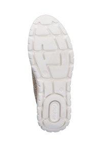 Semelle en caoutchouc blanc léger avec un motif de semelle texturé et un dessus en tissu beige. Présente une marque gravée sur la semelle.