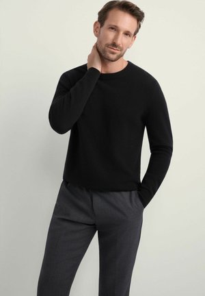 - Sweter