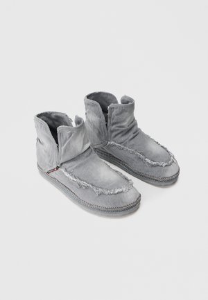 LUKAS UNISEX - Enkelkaarsjes - dark grey