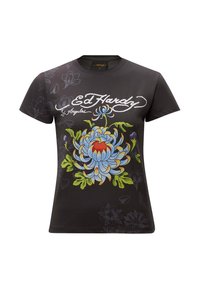 Camiseta negra de manga corta con un gran diseño floral en azul y rojo, hojas verdes y el texto blanco "Ed Hardy Los Ángeles" en el frente.