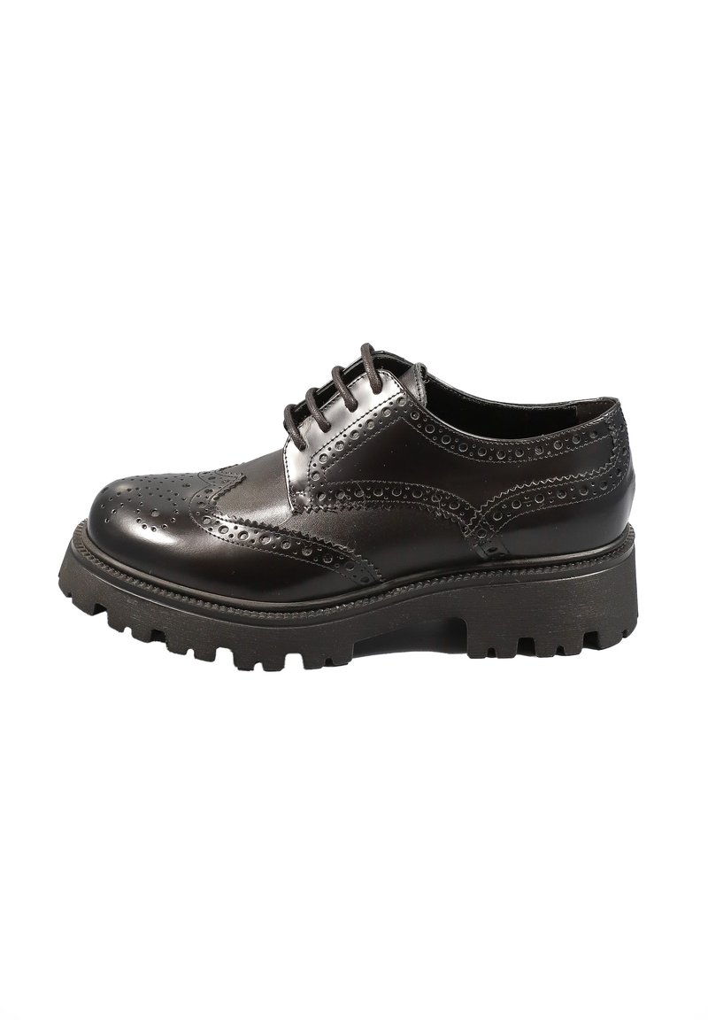 Scarpa brogue in pelle nera con dettagli perforati intricati, chiusura con lacci e suola in gomma spessa per una maggiore aderenza.