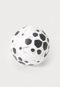 Nike fodbold med en hvid overflade, der har sorte geometriske mønstre og gyldne accenter. Rund form med syet tekstur og branding.