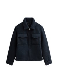 Granatowa polarowa kurtka z kołnierzykiem, z przodu na zamek i dwiema kieszeniami na piersi. Tkany materiał, luźny krój i prosty dół.