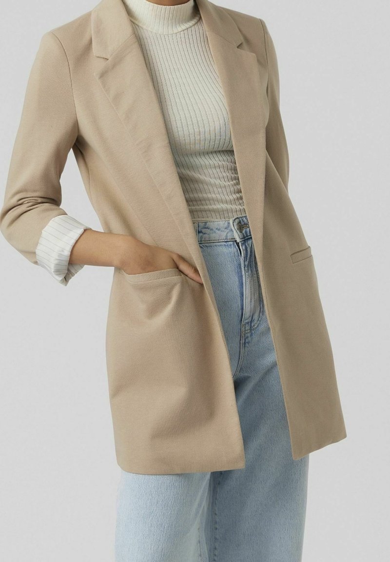 Vero Moda Blejzr - light brown