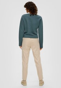 s.Oliver MIT LOGO-PRINT - Sweater - olivgrün