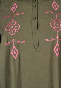 Thumbnail Image 6