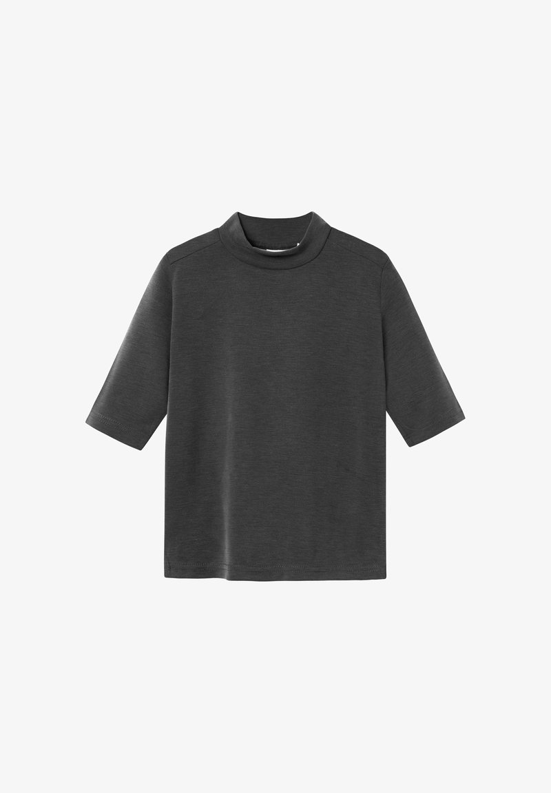 Mørkegrå mock neck top med korte ærmer, lavet af blødt stof. Har en afslappet pasform og sømløs skulderdesign.