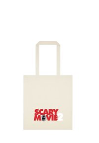 Bolsa tote de lona en color crema con texto en negrita rojo que dice "SCARY MOVIE 2" junto a un gráfico en blanco y negro. Forma rectangular y duradera.