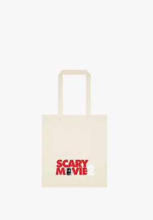 Canvas tote bag i cremefarvet med fed rød tekst, der står "SCARY MOVIE 2" sammen med en sort-hvid grafik. Holdbar, rektangulær form.